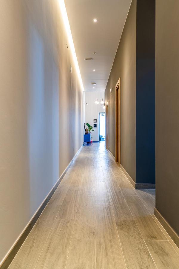 Four Rooms Hostel ลูโก ภายนอก รูปภาพ
