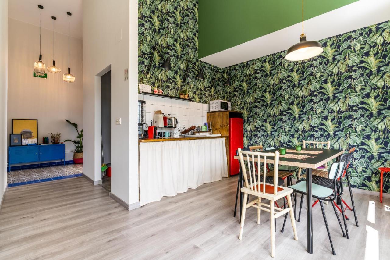 Four Rooms Hostel ลูโก ภายนอก รูปภาพ