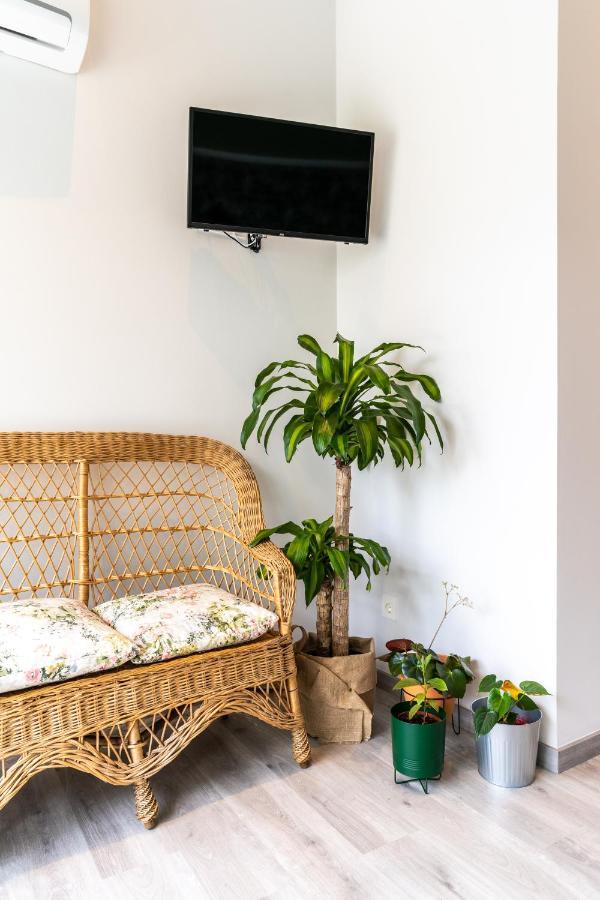 Four Rooms Hostel ลูโก ภายนอก รูปภาพ