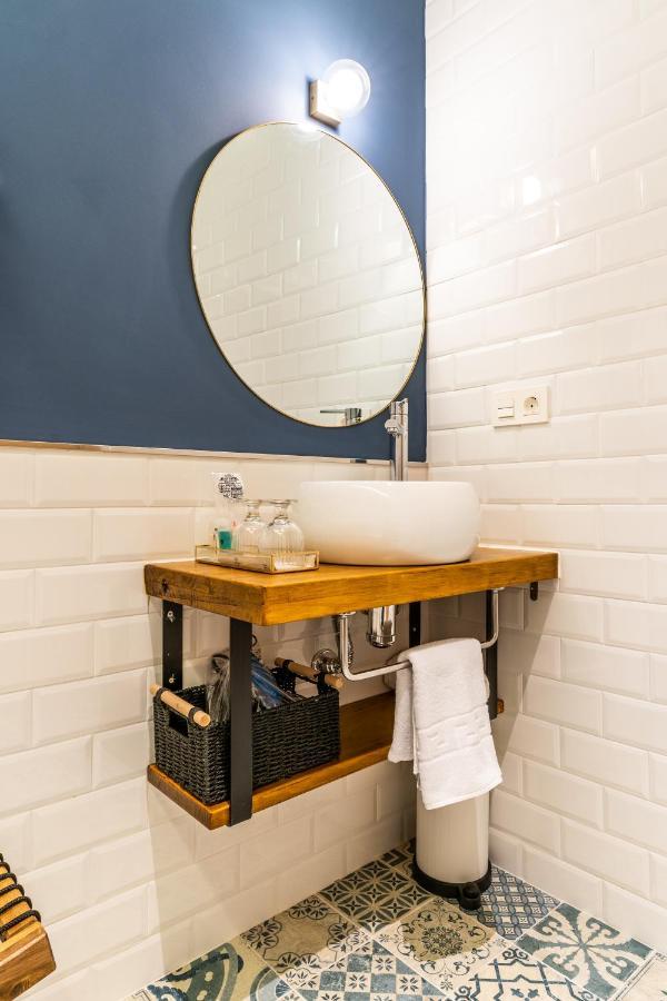 Four Rooms Hostel ลูโก ภายนอก รูปภาพ