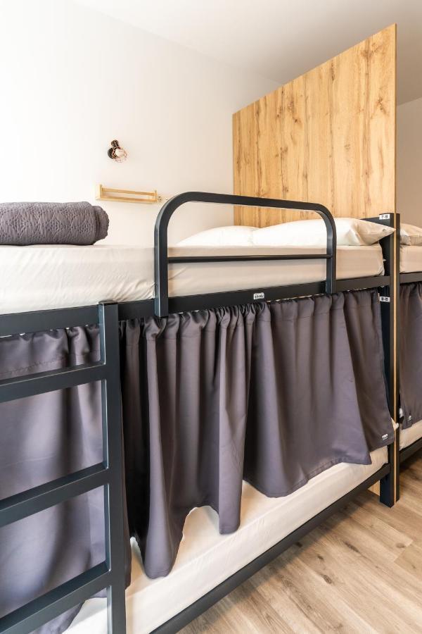 Four Rooms Hostel ลูโก ภายนอก รูปภาพ